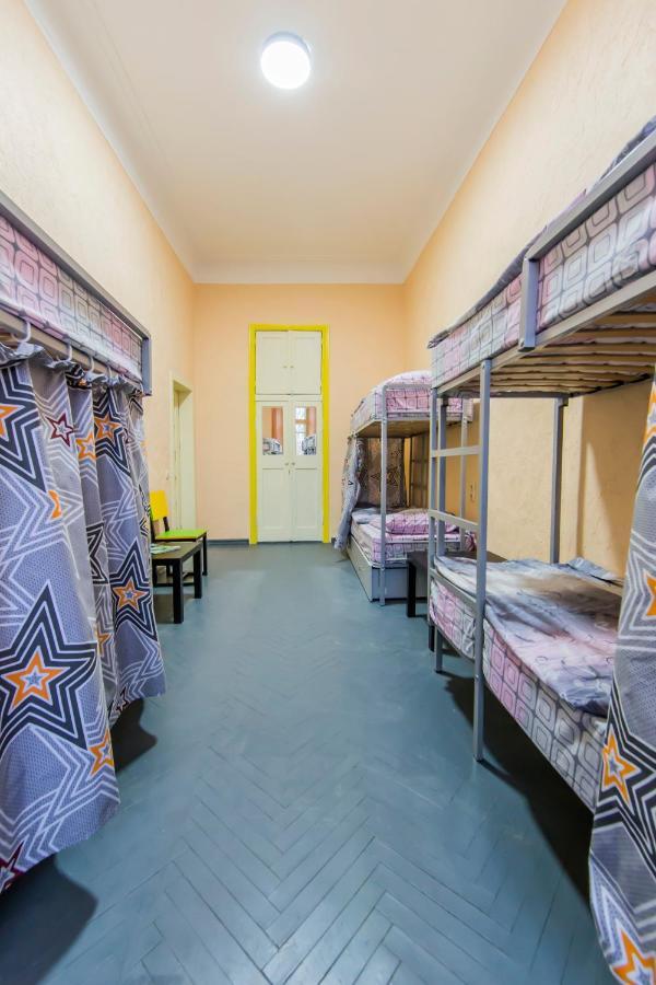 Vorobey Hostel Kiev Eksteriør billede
